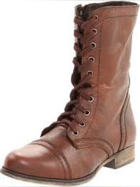 STEVE MADDEN, the Troopa leather combat boots!